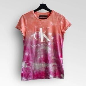Calvin Klein Tie Dye Iconic Scoop Neck Tshirt size small